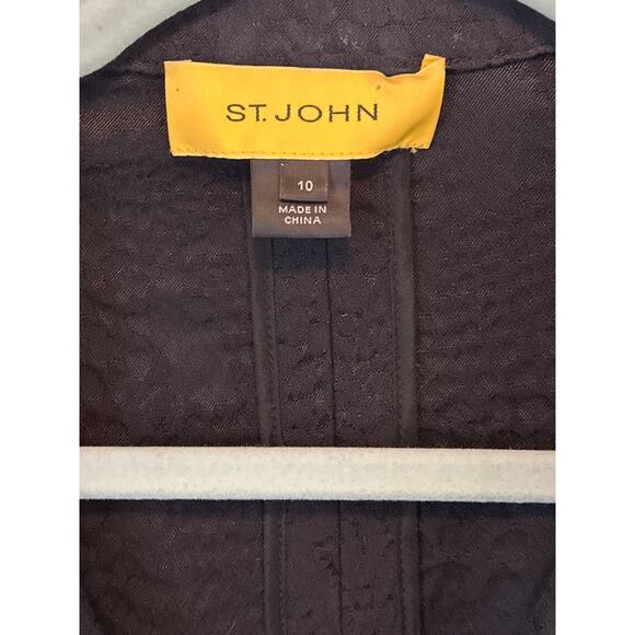 St John Embossed Textured Blazer Jacket Zip Front 1/2 Sleeve Pockets Black Sz 10 - Picture 4 of 15